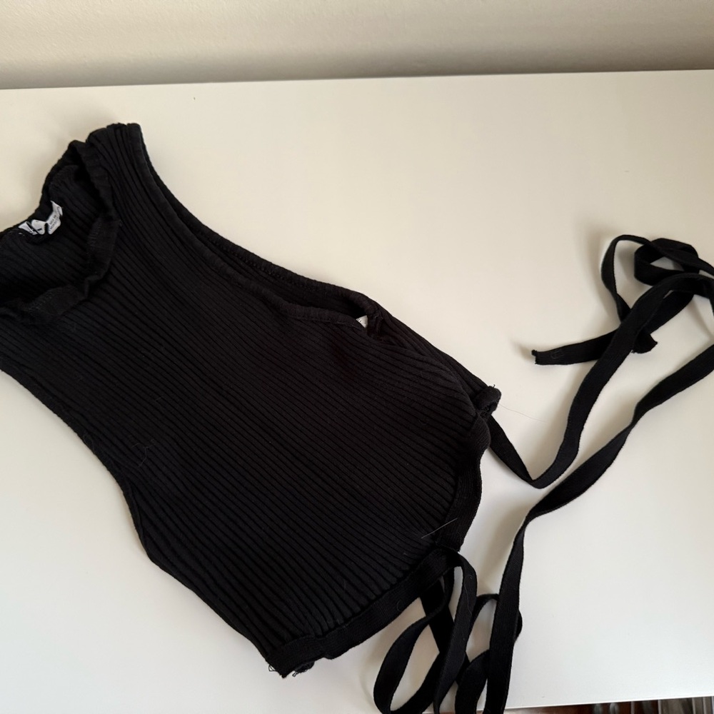 Black Sleeveless Ribbed Top